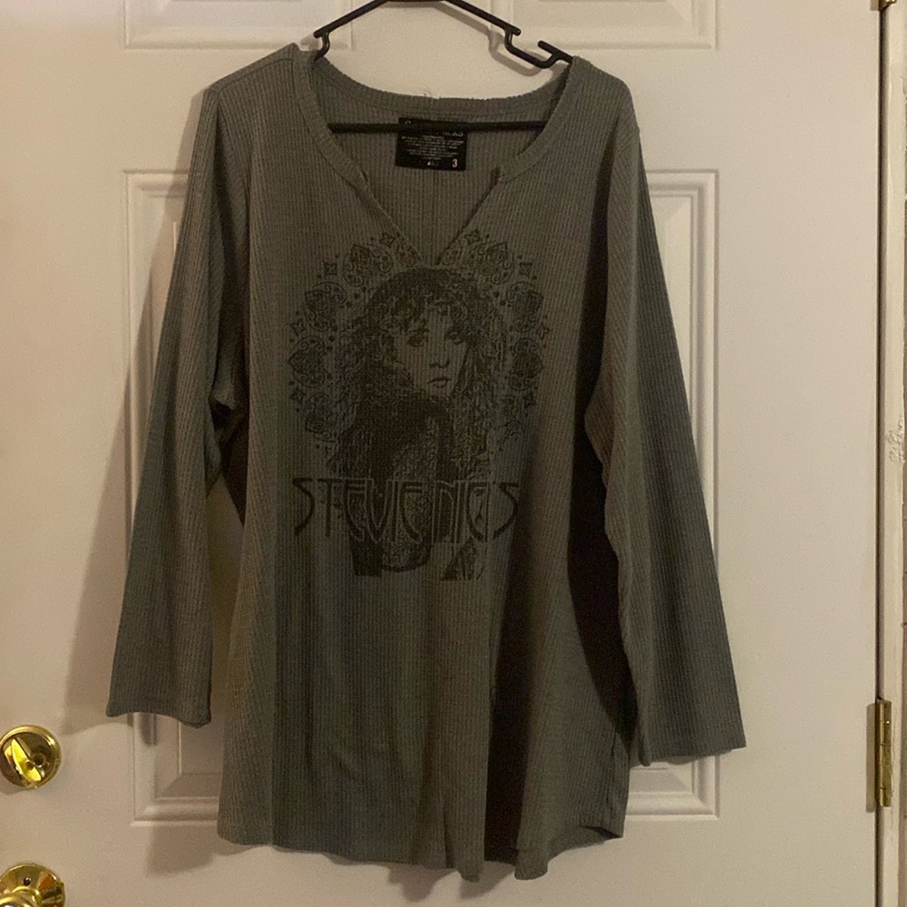 Torrid. Size 3 Stevie Nix thermal top. Gray & Black